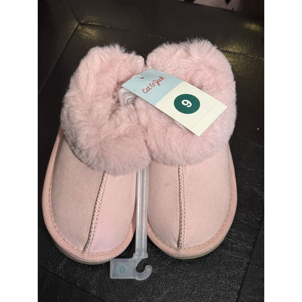 NWT Girls Cat & Jack Callie Moccasin Pink Faux Fur Slippers Size 9